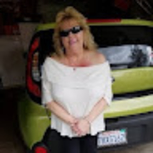 Meet the Posher Other - Meet your Posher, Lori